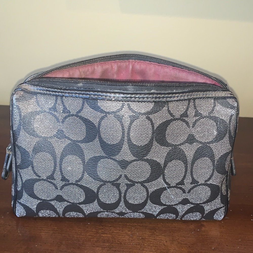 Coach Signature Canvas Cosmetic Bag Black /Gray 6Hx9Wx3D